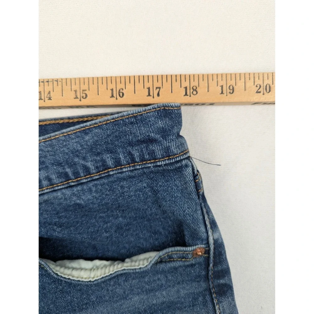 Levis 505‎ Regular Fit Straight Leg Jeans Mens 36x34 Medium Wash Blue 00505-1824